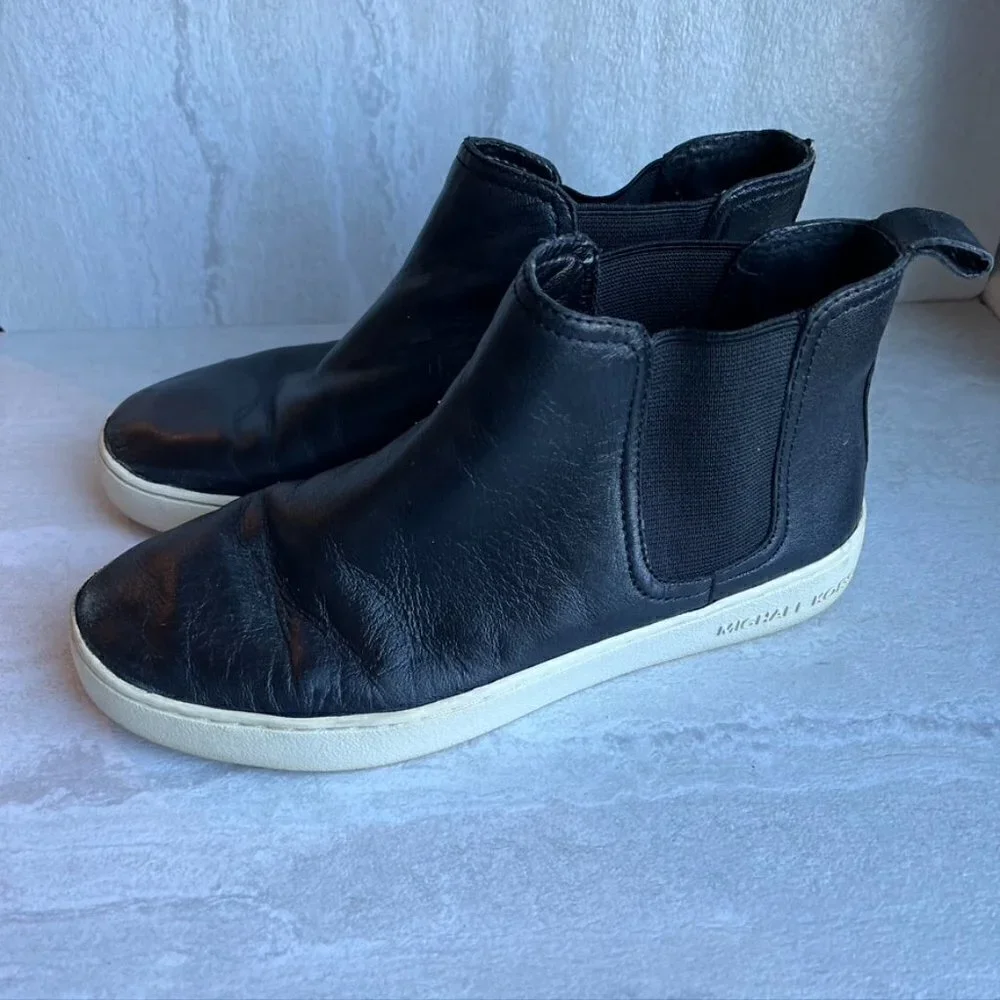 Michael Kors Black leather Womens Sneaker Booties pull on Size 6.5